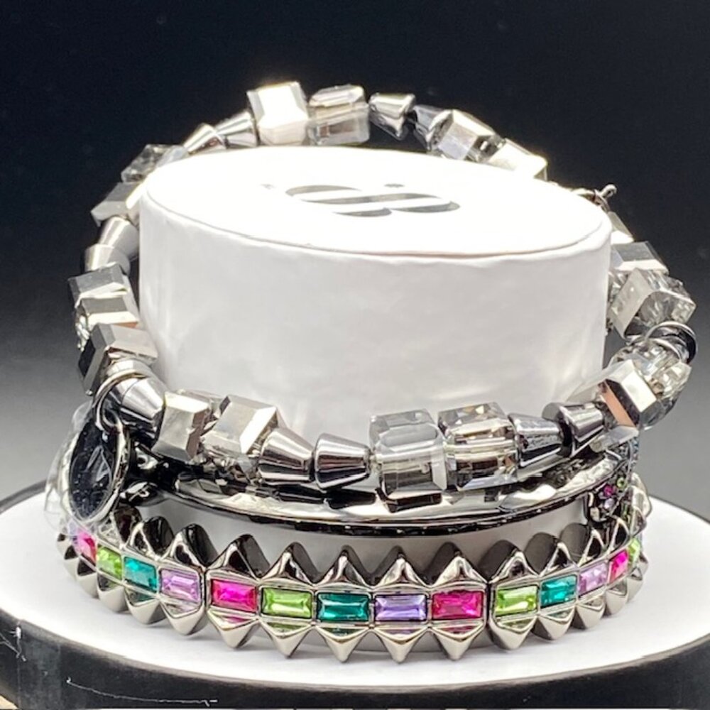 A Glimmer In The Gloom ST894945 Halloween Stack 2025 Candy Skull Charm - Picture 3 of 4